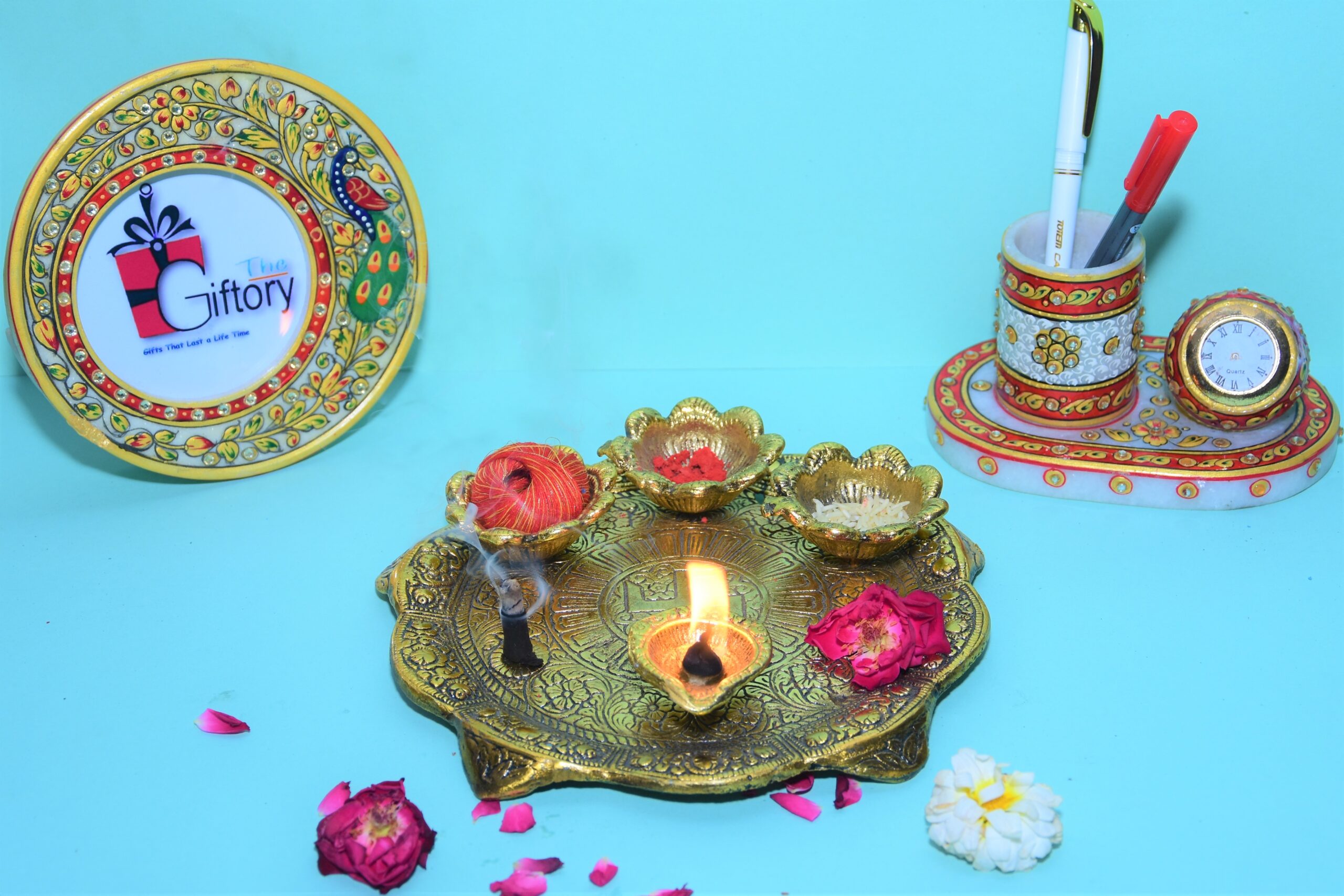 Metal Golden Pooja Thali with Diya for Pooja Home/Temple/Mandir,Decorative Showpiece Pooja Thali Set for Diwali Poojan Wedding Gift Articlhome Decorative showpiece Item