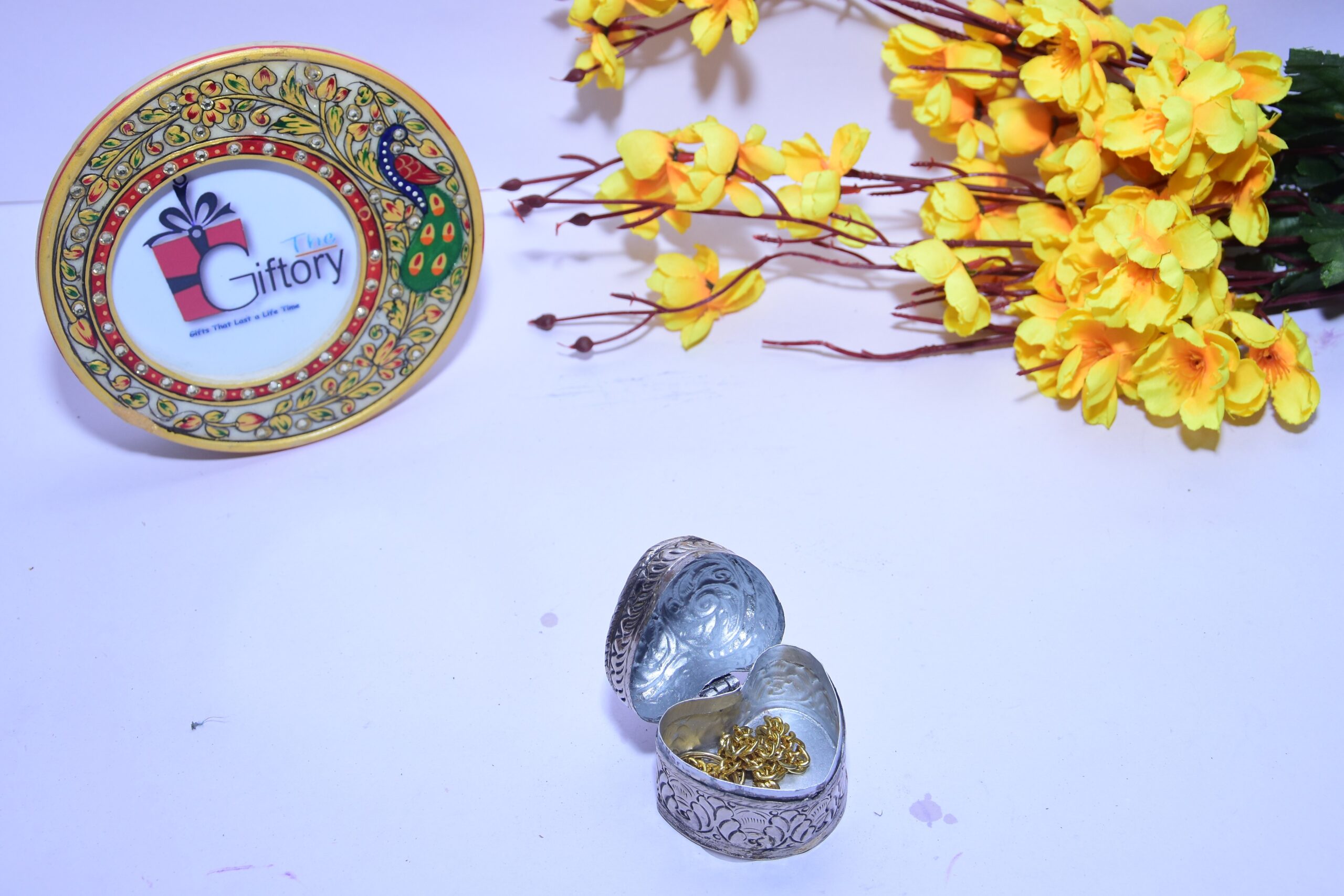 Small Antique Metal Silver Color Heart Box