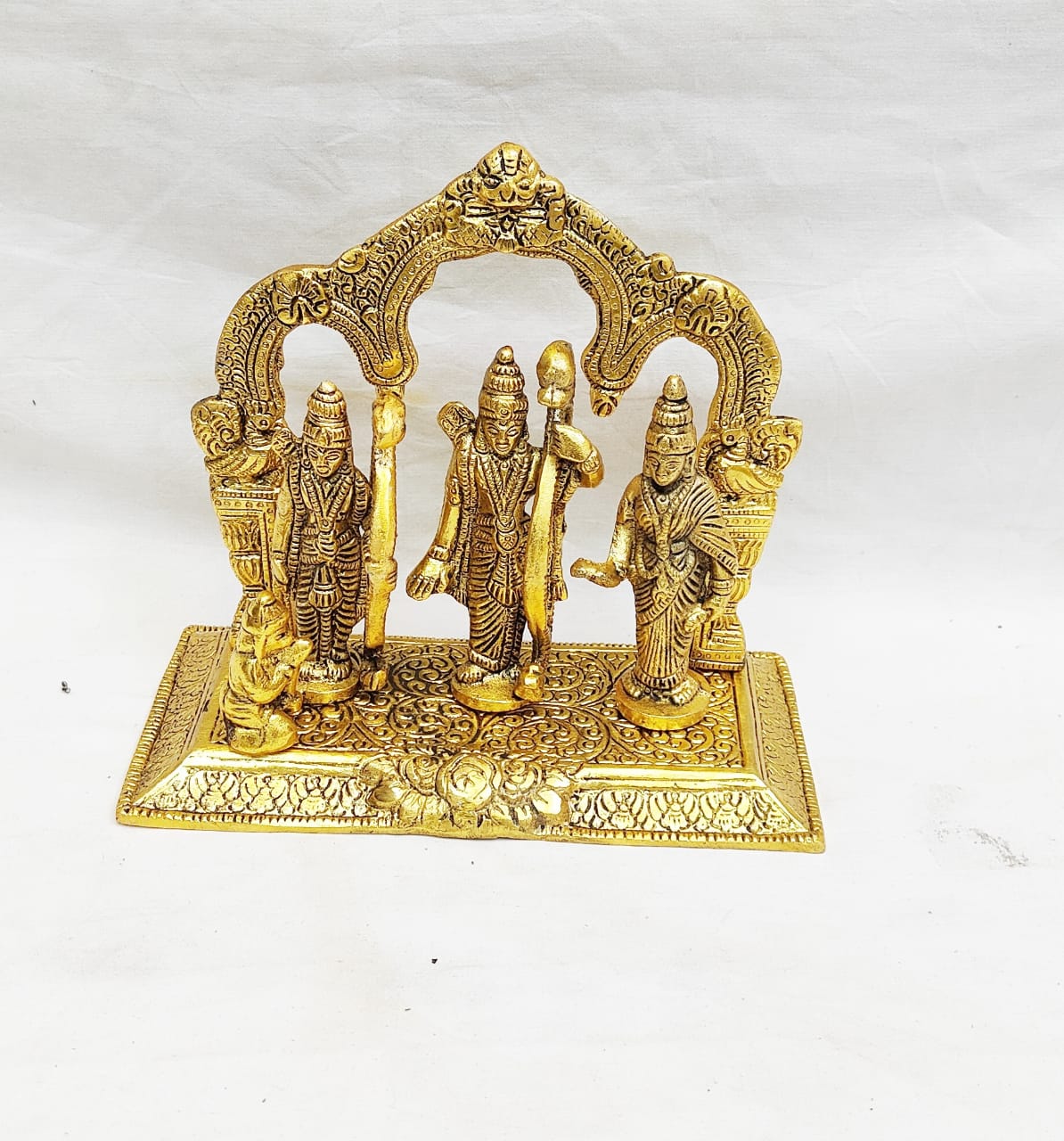 Pure Brass Finish Shri Ram Darbar Statue with Temple Arch - Traditional Antique Gold Lord Rama, Sita, Laxman & Hanuman Murti for Home Mandir Pooja, Vastu & Festive Gifting By The Giftory